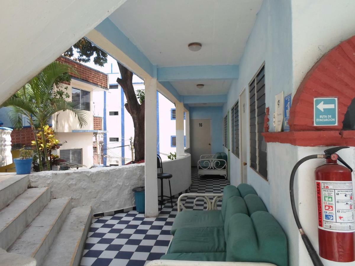 Отель Casa De Huespedes Santa Fe Акапулько Экстерьер фото